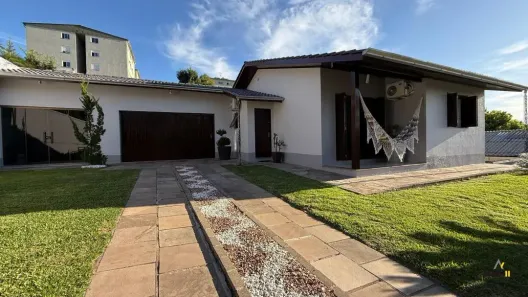 Casa com 3 Quartos à venda, 140m² no São Luiz, Caxias do Sul