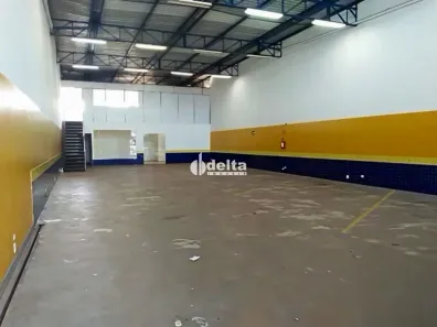 Ponto Comercial para alugar, 343m² no Martins, Uberlândia