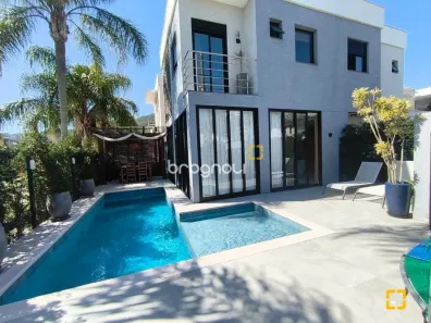 Casa com 3 Quartos à venda, 200m² no Cachoeira do Bom Jesus, Florianópolis