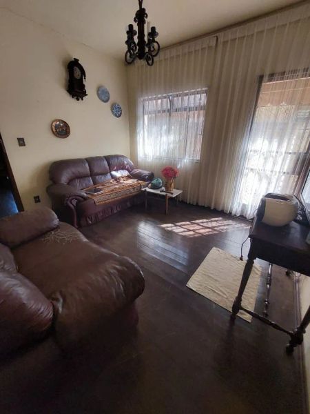 Casa com 3 quartos — Planalto, Belo Horizonte