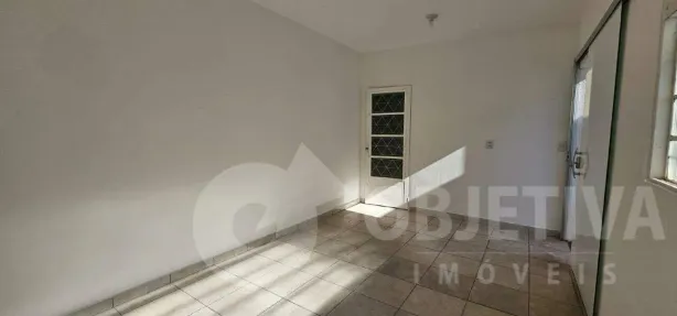 Sala Comercial para alugar, 360m² no Saraiva, Uberlândia