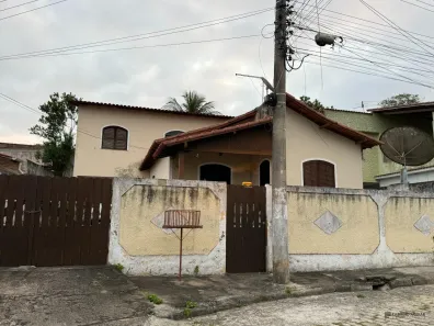 Casa com 4 Quartos à venda, 60m² no Praça da Bandeira, Araruama