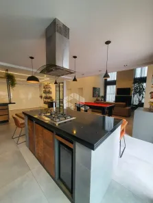 Casa de Condomínio com 4 Quartos à venda, 230m² no Santa Regina, Camboriú