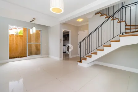 Sobrado com 3 Quartos para alugar, 138m² no Bom Retiro, Curitiba