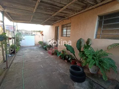 Casa com 3 Quartos à venda, 205m² no Jardim Brasília, Uberlândia