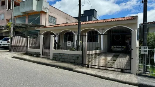 Casa com 3 Quartos à venda, 170m² no Serraria, São José
