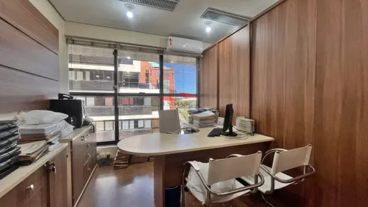 Sala Comercial à venda, 105m² no Praia de Belas, Porto Alegre