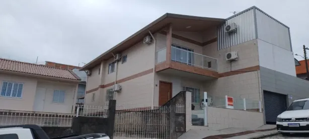 Casa com 3 Quartos à venda, 272m² no Serraria, São José