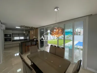 Casa de Condomínio com 3 Quartos para alugar, 220m² no São Vicente, Gravataí