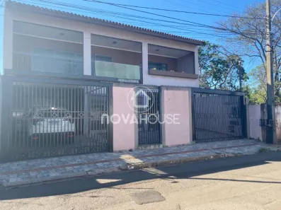 Sobrado com 5 Quartos à venda, 137m² no Monte Carlo, Campo Grande