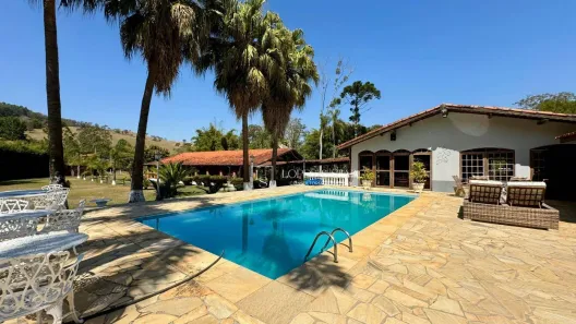 Fazenda/Sítio com 5 Quartos à venda, 550m² no Centro, Itapeva
