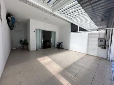 Sobrado com 3 Quartos para alugar, 142m² no Canto do Forte, Praia Grande