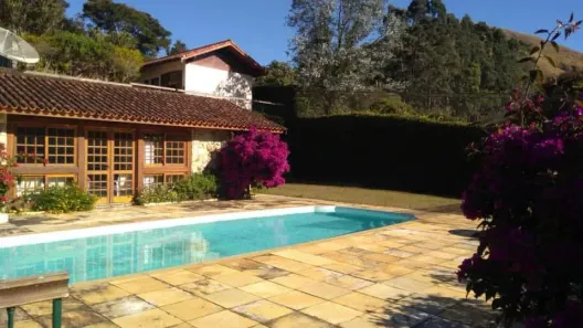 Casa com 5 Quartos para alugar, 2800m² no Samambaia, Petrópolis