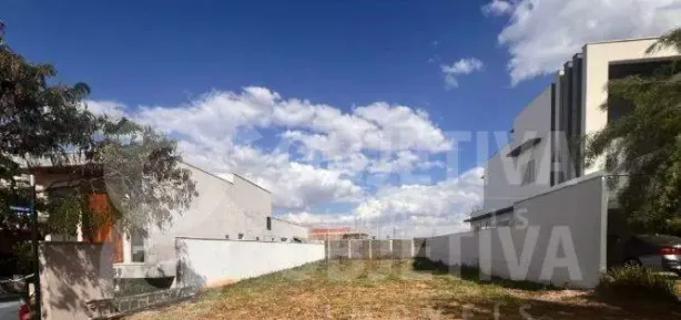 Lote/Terreno à venda, 438m² no Laranjeiras, Uberlândia