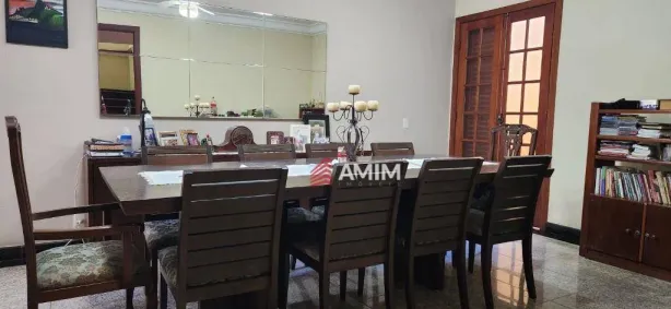 Casa com 4 Quartos à venda, 300m² no São Francisco, Niterói