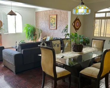 Casa com 5 Quartos à venda, 279m² no Parque das Américas, Uberaba