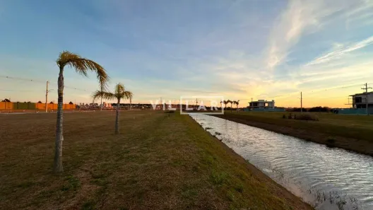 Lote/Terreno à venda, 359m² no Laranjal, Pelotas