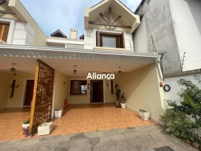 Casa de Condomínio com 3 Quartos para alugar, 181m² no Ipanema, Porto Alegre