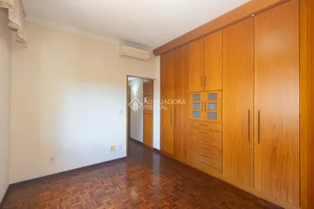 Apartamento com 3 Quartos para alugar, 253m² no Independência, Porto Alegre