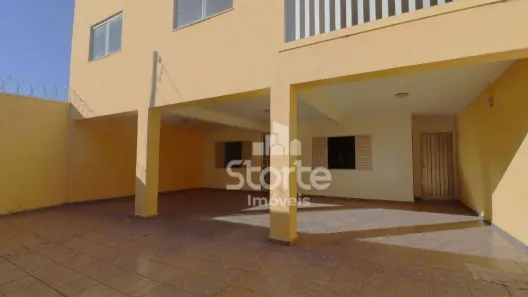 Casa com 5 Quartos à venda, 237m² no Santa Mônica, Uberlândia