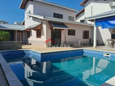 Sobrado com 3 Quartos à venda, 190m² no Barrio Flórida, Peruíbe
