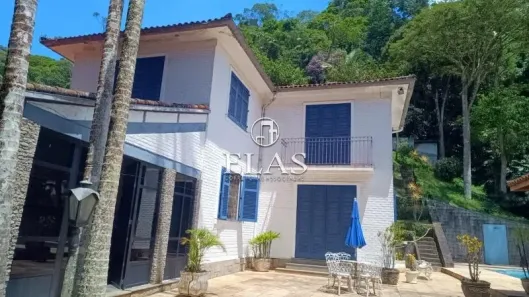 Casa com 5 Quartos à venda, 600m² no Valparaíso, Petrópolis