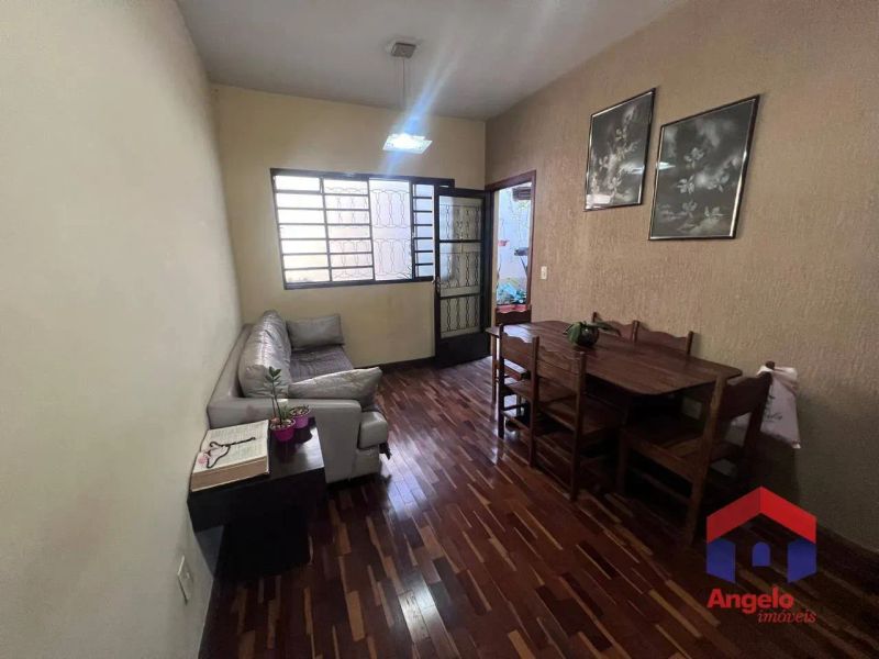 Casa com 3 quartos — Jardim Leblon, Belo Horizonte