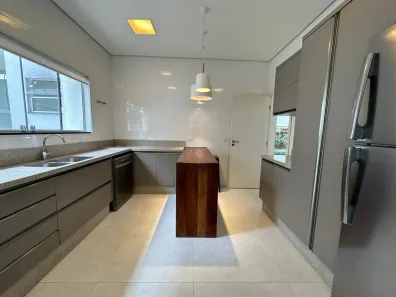Casa de Condomínio com 4 Quartos à venda, 266m² no Vila Oliveira, Mogi das Cruzes