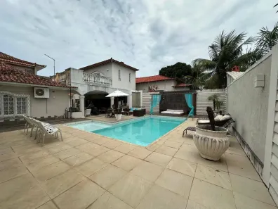 Casa com 5 Quartos à venda, 354m² no Parque Hotel, Araruama