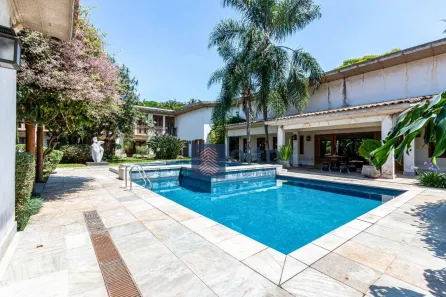 Casa com 3 Quartos à venda, 1100m² no Jardim Everest, São Paulo