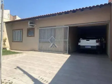 Casa com 3 Quartos à venda, 178m² no Coliseu, Londrina