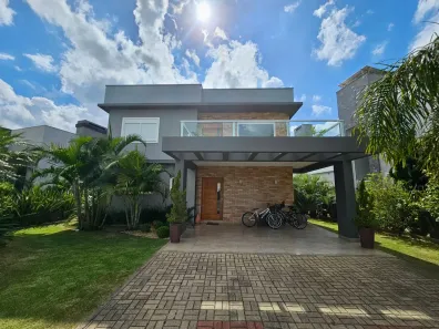 Casa de Condomínio com 3 Quartos à venda, 250m² no , Xangri-Lá