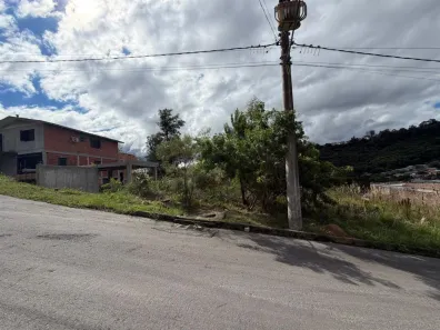 Lote/Terreno à venda, 300m² no Reolon, Caxias do Sul