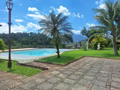 Casa com 6 Quartos à venda, 800m² no Quarteirão Ingelheim, Petrópolis