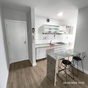 Apartamento com 2 Quartos para alugar, 60m² no Cedro, Camboriú