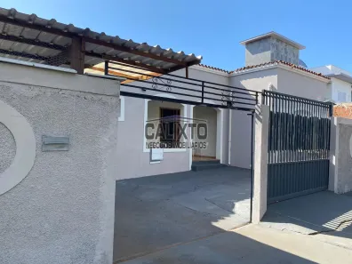 Sobrado com 6 Quartos à venda, 373m² no Cidade Jardim, Uberlândia