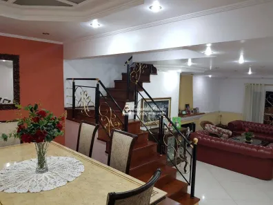Sobrado com 3 Quartos à venda, 270m² no Jardim Dourado, Guarulhos