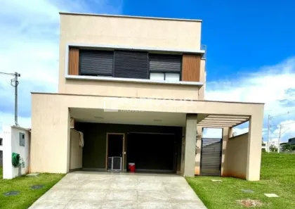 Casa de Condomínio com 3 Quartos à venda, 191m² no Jardins Capri, Senador Canedo