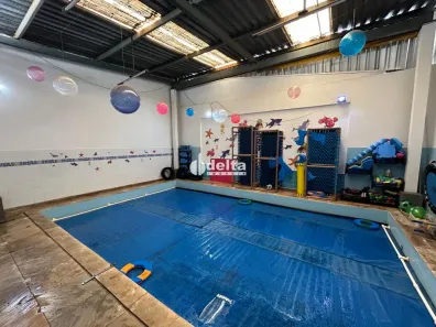 Casa com 6 Quartos à venda, 350m² no Nossa Senhora Aparecida, Uberlândia