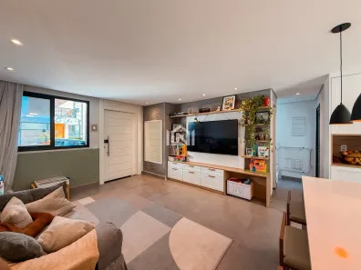 Casa de Condomínio com 4 Quartos à venda, 150m² no Parque Rincão, Cotia