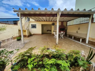 Casa com 2 Quartos à venda, 157m² no Jardim Independência, São Vicente