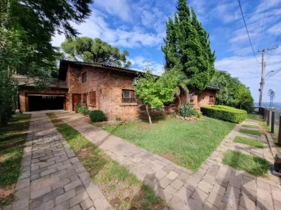 Casa com 3 Quartos para alugar, 400m² no Nossa Senhora da Saúde, Caxias do Sul