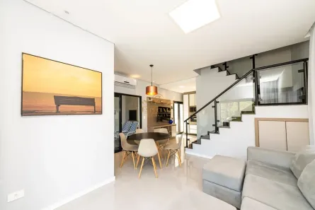 Casa de Condomínio com 3 Quartos para alugar, 140m² no Caiobá, Matinhos