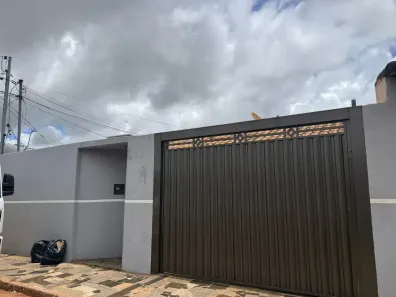 Casa com 2 Quartos à venda, 180m² no Coophatrabalho, Campo Grande