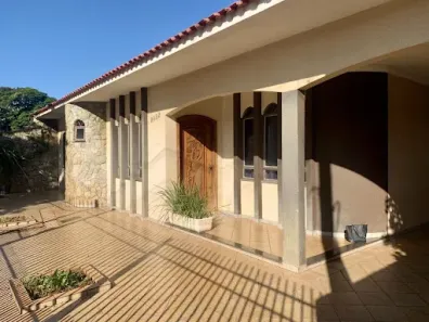 Casa com 3 Quartos à venda, 225m² no Jardim Iguaçu, Maringá