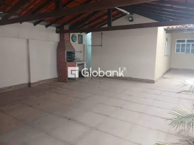 Casa com 3 Quartos à venda, 150m² no Morrinhos, Montes Claros