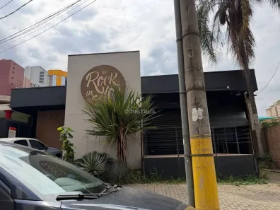 Imóvel Comercial com 3 Quartos para alugar, 336m² no Cambuí, Campinas