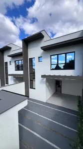 Sobrado com 3 Quartos à venda, 101m² no Glória, Joinville