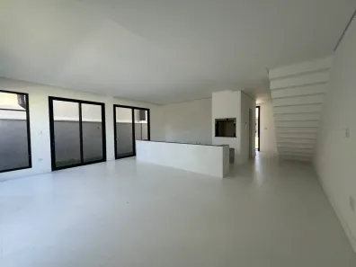 Casa de Condomínio com 3 Quartos para alugar, 200m² no Santa Cândida, Curitiba