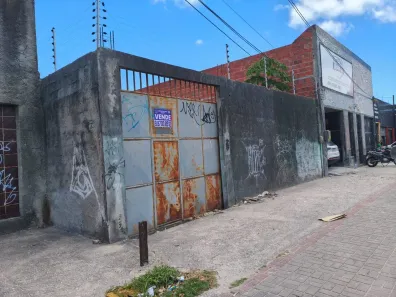 Galpão/Depósito/Armazém com 3 Quartos à venda, 660m² no Boa Vista-Castelão, Fortaleza